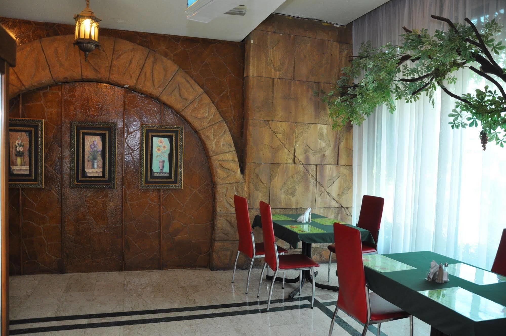 Claridge Отель 3*
